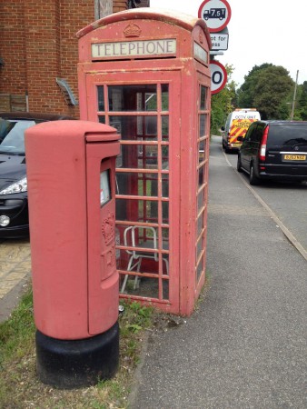 Egy hagyományos telefon fülke Bisley-ben. :)